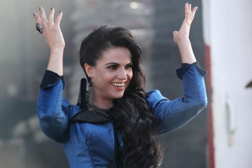 a-happy-queen-once-upon-a-time-s6e3.jpg